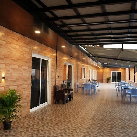 Hashtag Hive Hotel Puduccseri Kültér fotó